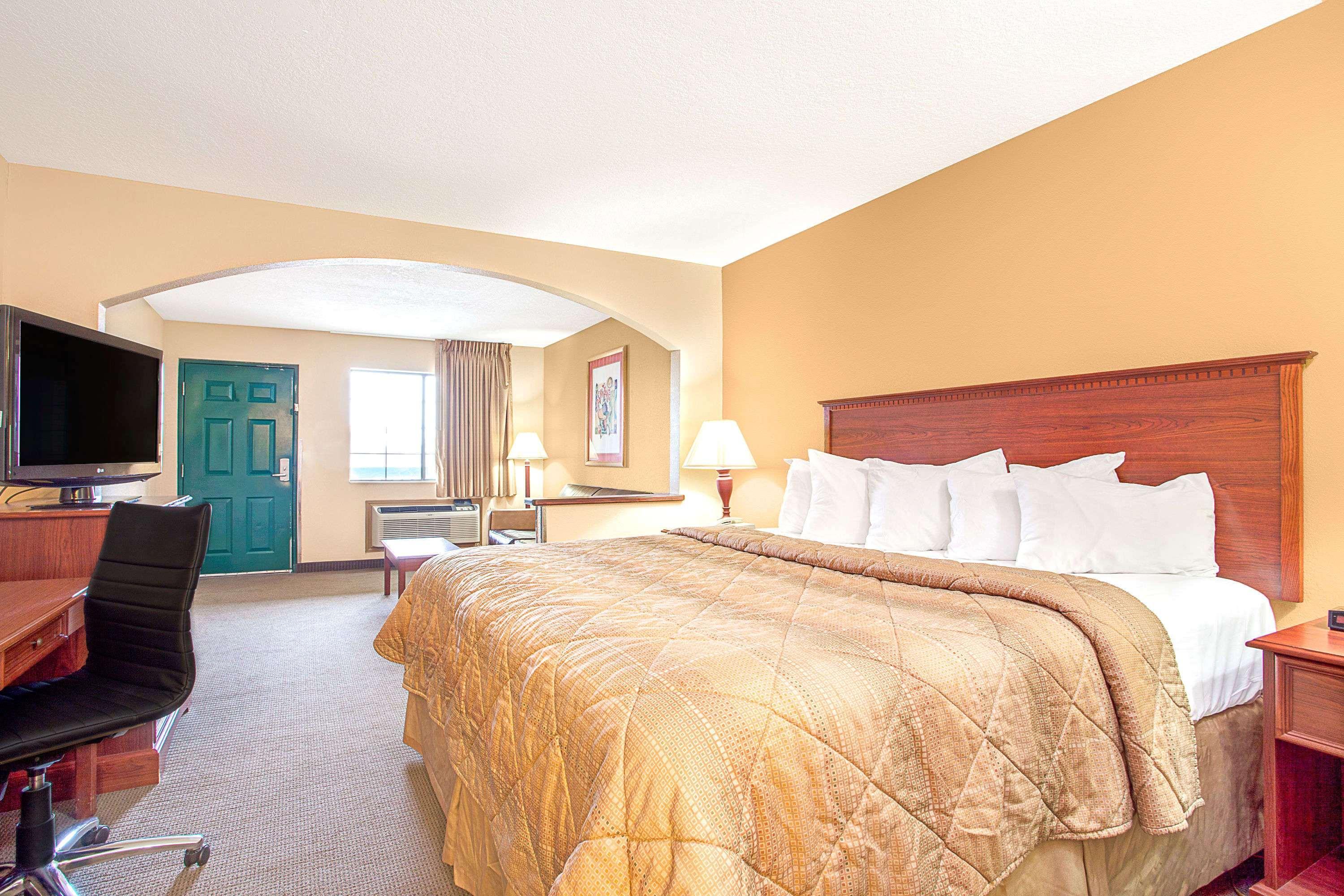 Days By Wyndham Hotel