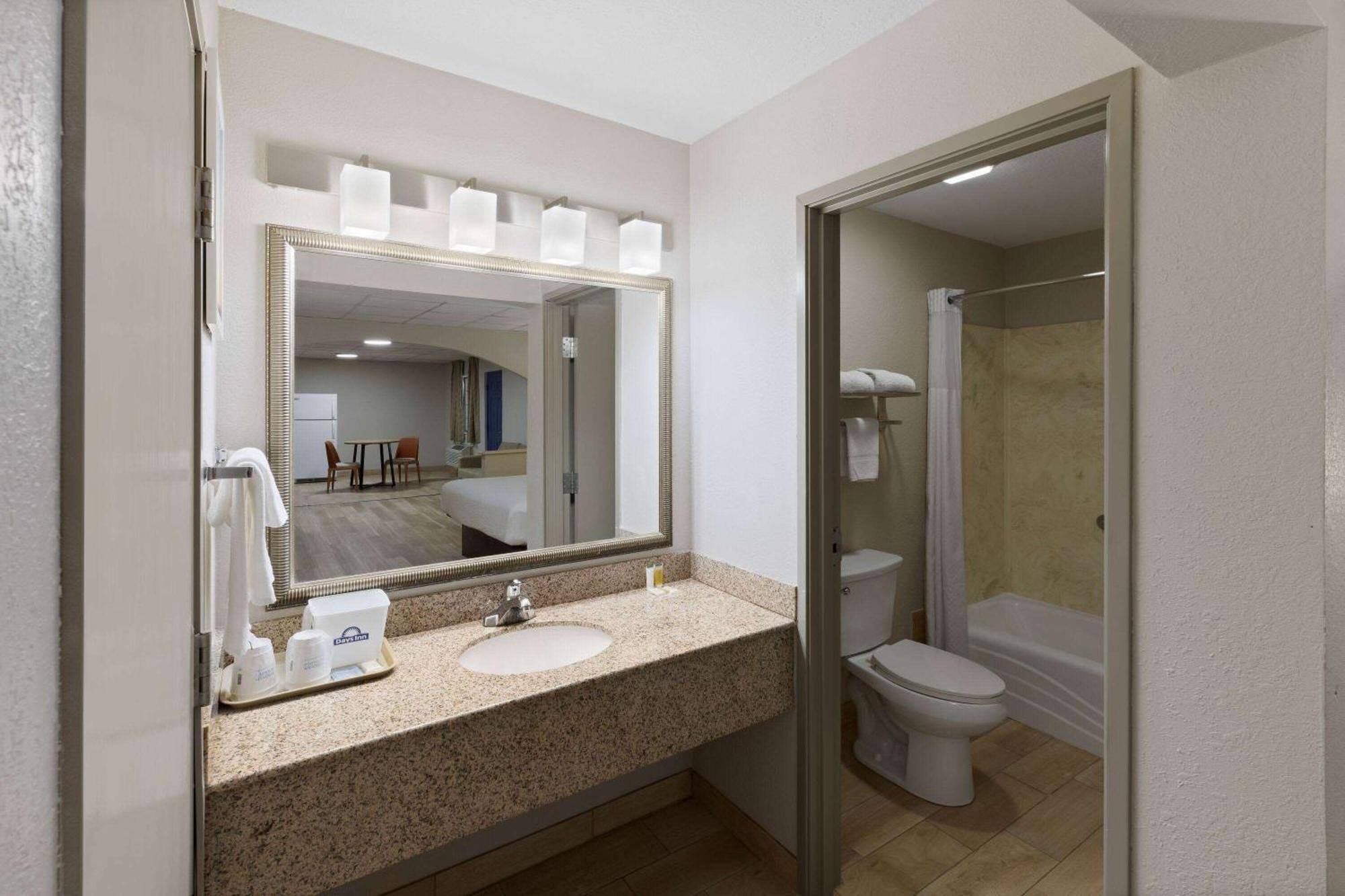 Days By Wyndham Oklahoma City